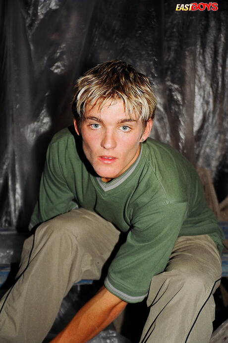 El guapo Kristof muestra un cuerpo perfecto