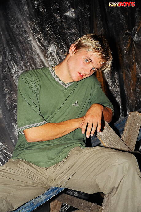 El guapo Kristof muestra un cuerpo perfecto