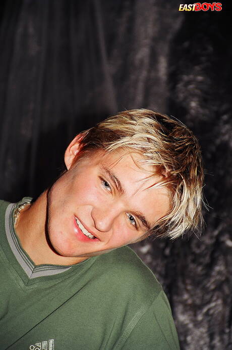 El guapo Kristof muestra un cuerpo perfecto