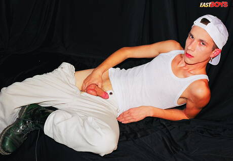 Hot twink Kostej shows a perfect body in kitchen