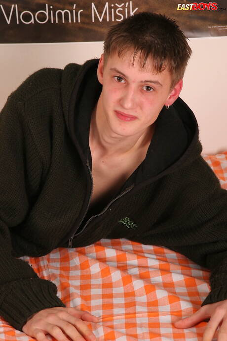 Twink Mirek 用他的雞巴打飛機