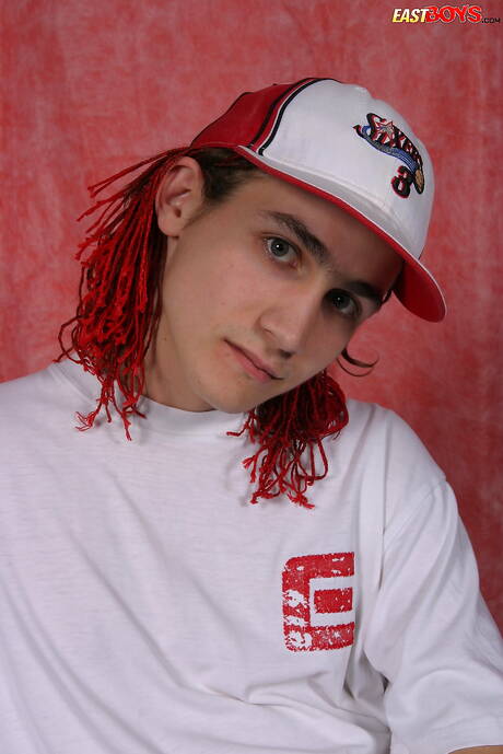 Pretty boy Orion shows a perfect body