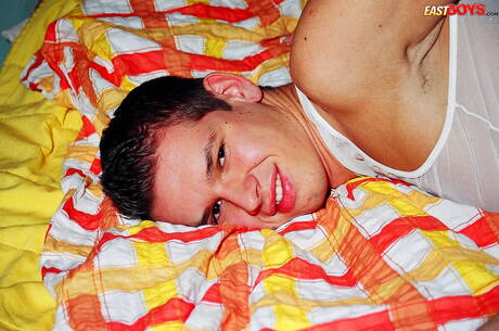 Wesley, minet, joue avec sa bite