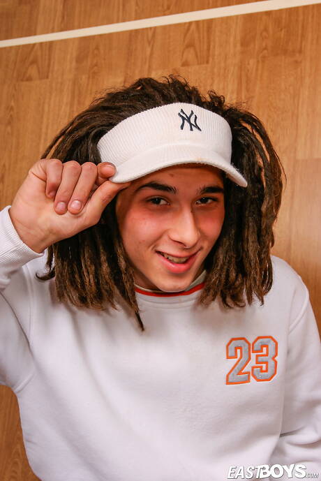 Twink Patrizio laat een prachtig lichaam zien