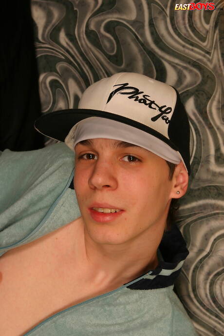 Hübscher Junge Jose posiert nackt