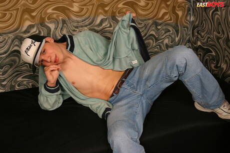 Hübscher Junge Jose posiert nackt