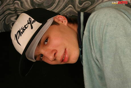 Hübscher Junge Jose posiert nackt