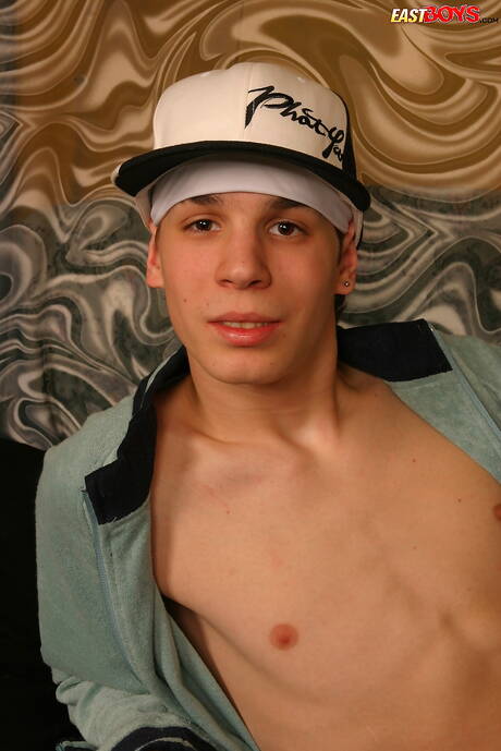 Hübscher Junge Jose posiert nackt