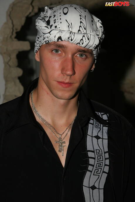 美少年Roberto展現完美身材