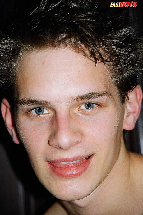 Young dude Robbie get naked and showing nice ass in bathroom