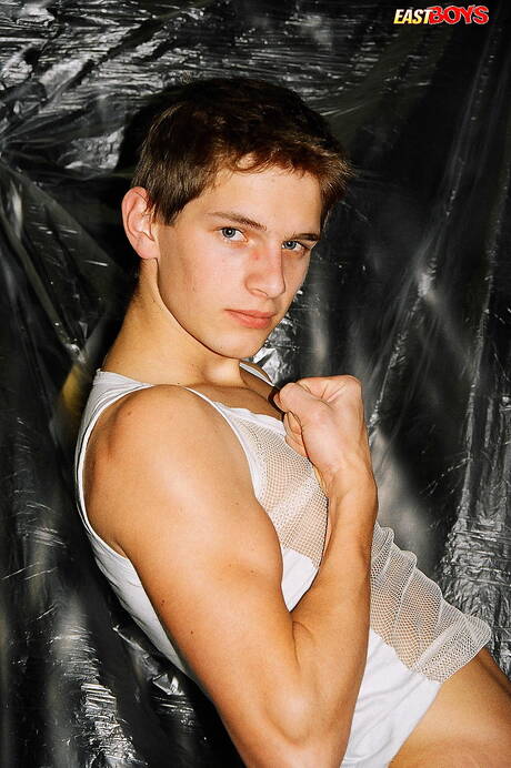 Young boy Robbie posing naked and showing hot butt