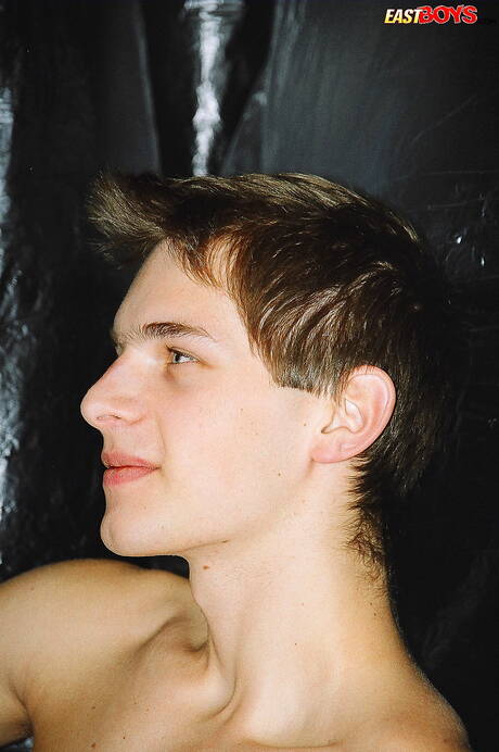 Young boy Robbie posing naked and showing hot butt