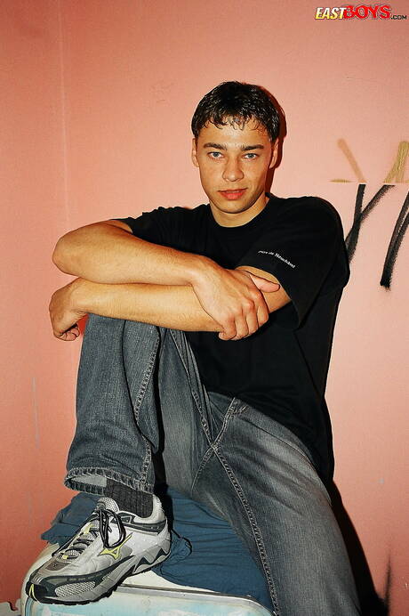 Il giovane Ricardo mostra un corpo perfetto