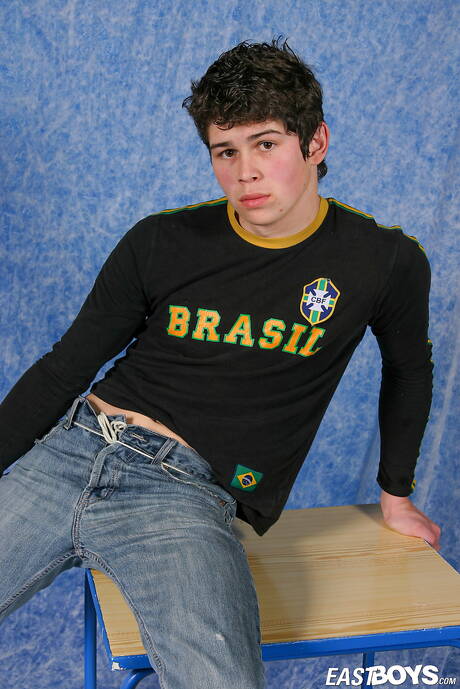 East Boys: 年輕的 Vlastik 手淫