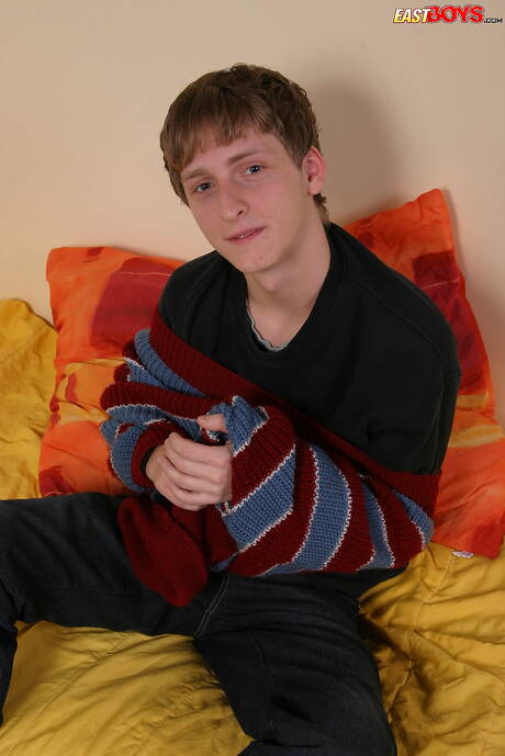 Young dude Jirik posing naked and showing tight ass