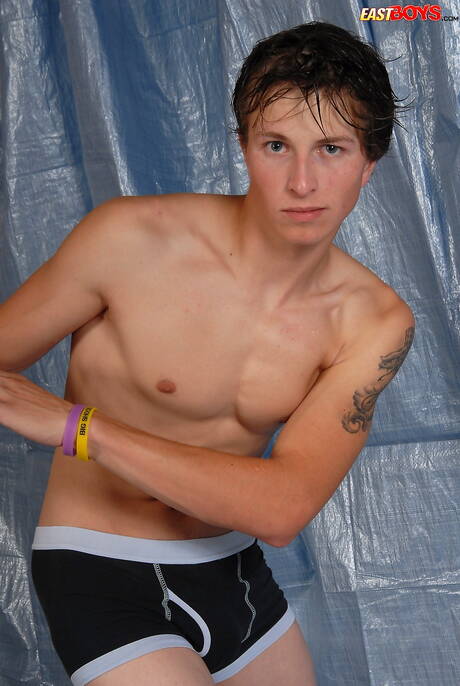 Twink Stanley 裸體擺造型