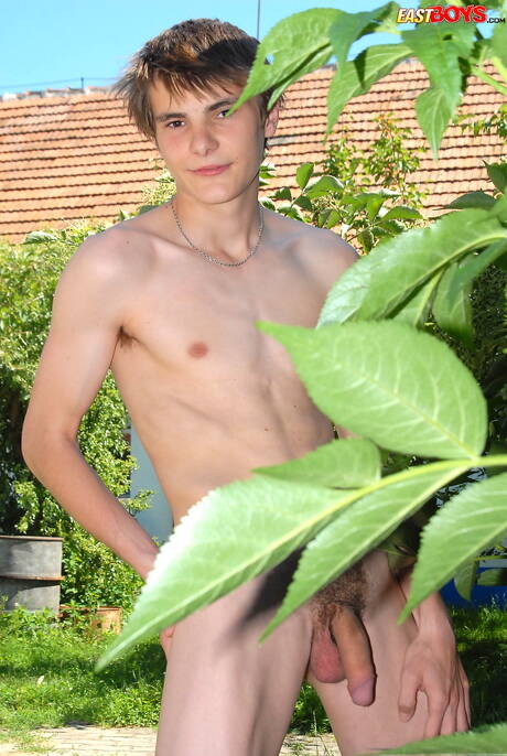 Il giovane ceco Bill Williams si masturba all