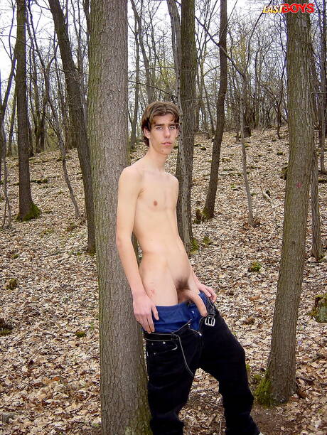 Young dude Will jack off his dick outdoor