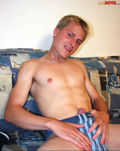 Beautiful boy Zdenek jerk off his cock in bath