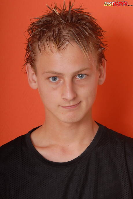 East Boys: Young dude Blake posing naked