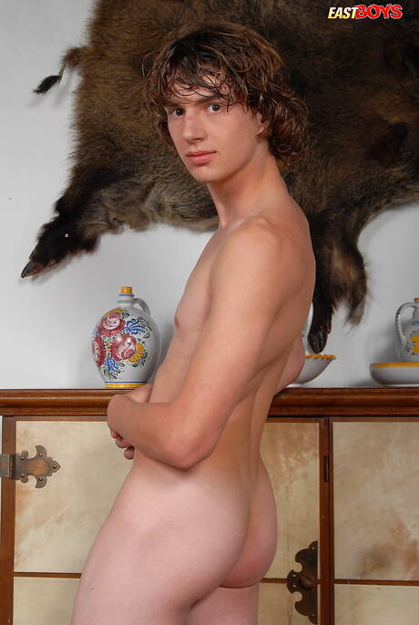 Hot twink Rex posing nude and showing tight ass