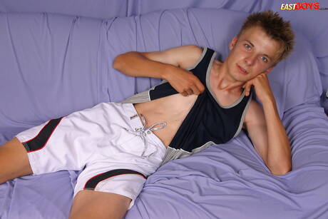 O gostoso Tibor mostra um corpo lindo