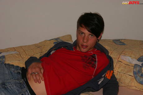 Czech husky guy Thomas Dyk posing naked and showing nice ass