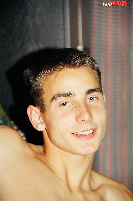 Twink Terry 戲弄他的雞巴