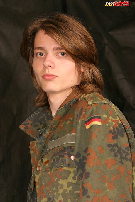 잘생긴 남자 맷과 핫한 트윙크 사이먼이 완벽한 몸매를 과시했다.