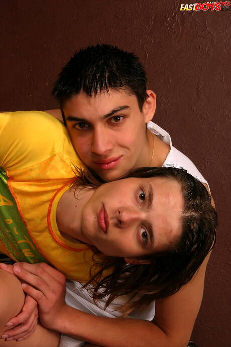 Beautiful boy Matt and twink Simon have a good oral sex