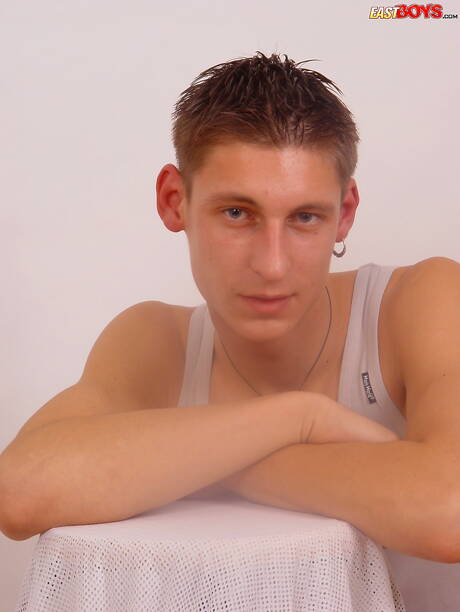 熱辣小鮮肉Palo玩弄雞巴