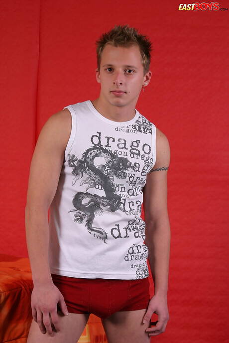 Tough guy Ignat shows a beautiful body