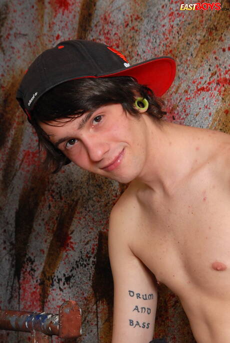 East Boys: Der junge Eric Fowler und der Twink Rory Foster haben guten Analsex