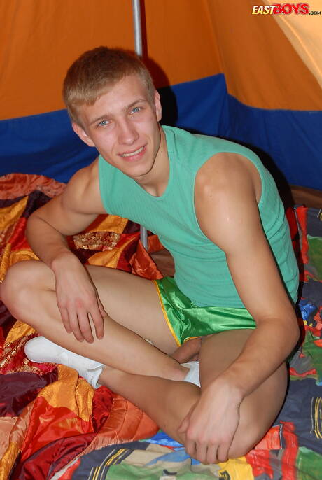 Young boy Benedikt and young boy Bradley in hot ass bang