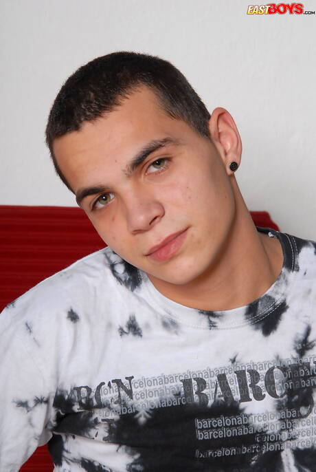 捷克年輕帥哥比爾威廉斯吸吮和操弄男孩