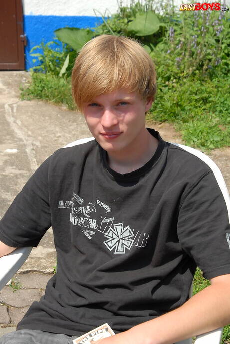 Hot twink Trey posing naked outdoor