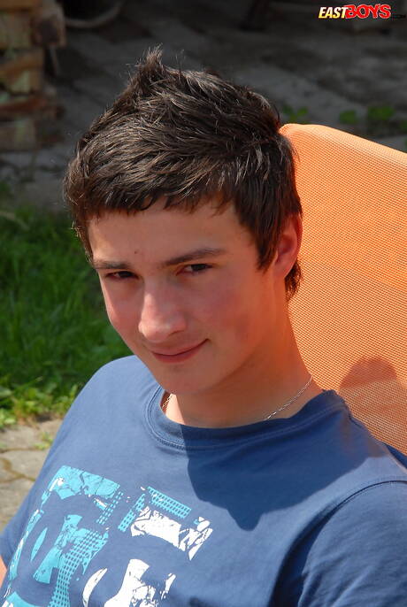 Il ragazzo sexy Trey posa nudo all