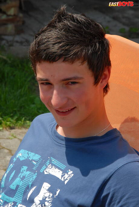 Hot twink Trey posing naked outdoor