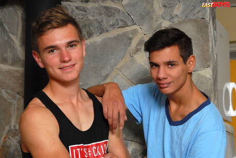 O bonitão James Hanley e o gostoso Pedro Costa fazem amor