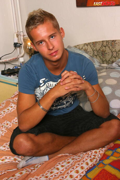 Pretty boy James Terran and young boy Ludmir sucking and fucking each other