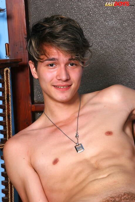 性感小鮮肉David Allan裸體擺造型