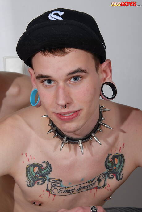 Twink Drake rucha tyłek po obciąganie