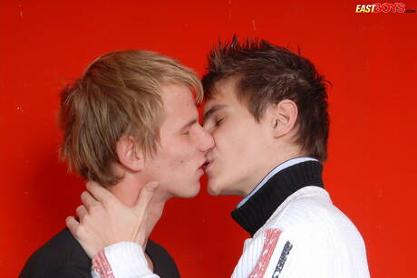 捷克小夥 Bill Williams 和年輕男孩 Darius 享受了一場精彩的口交