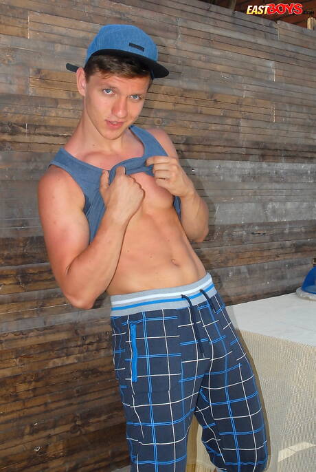 ベンジャミン・ダニエルズ・パーマーとフィリップ・バーデンのゲイ3Pファック