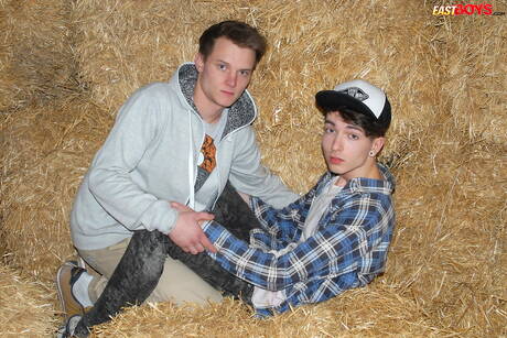 年輕小夥 Johan Koco 和帥哥 Samuel Lamere 熱情激情