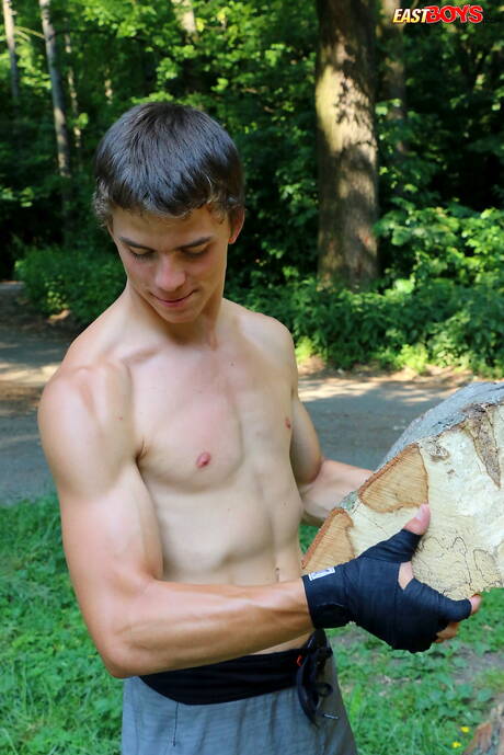 Stud Curtis Ladner posing nude outside