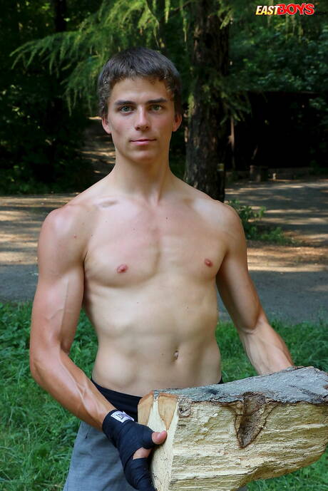 Stud Curtis Ladner posing nude outside