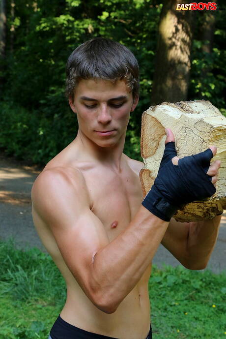 Stud Curtis Ladner posing nude outside