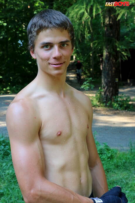 Stud Curtis Ladner posing nude outside