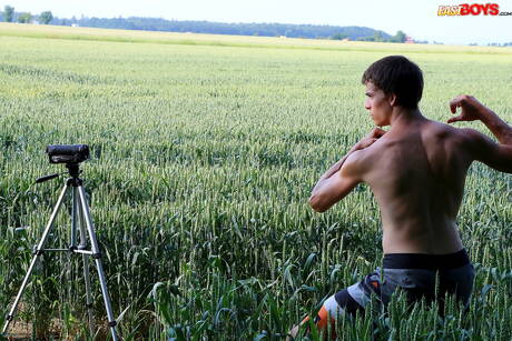 Stud Curtis Ladner posing nude outside